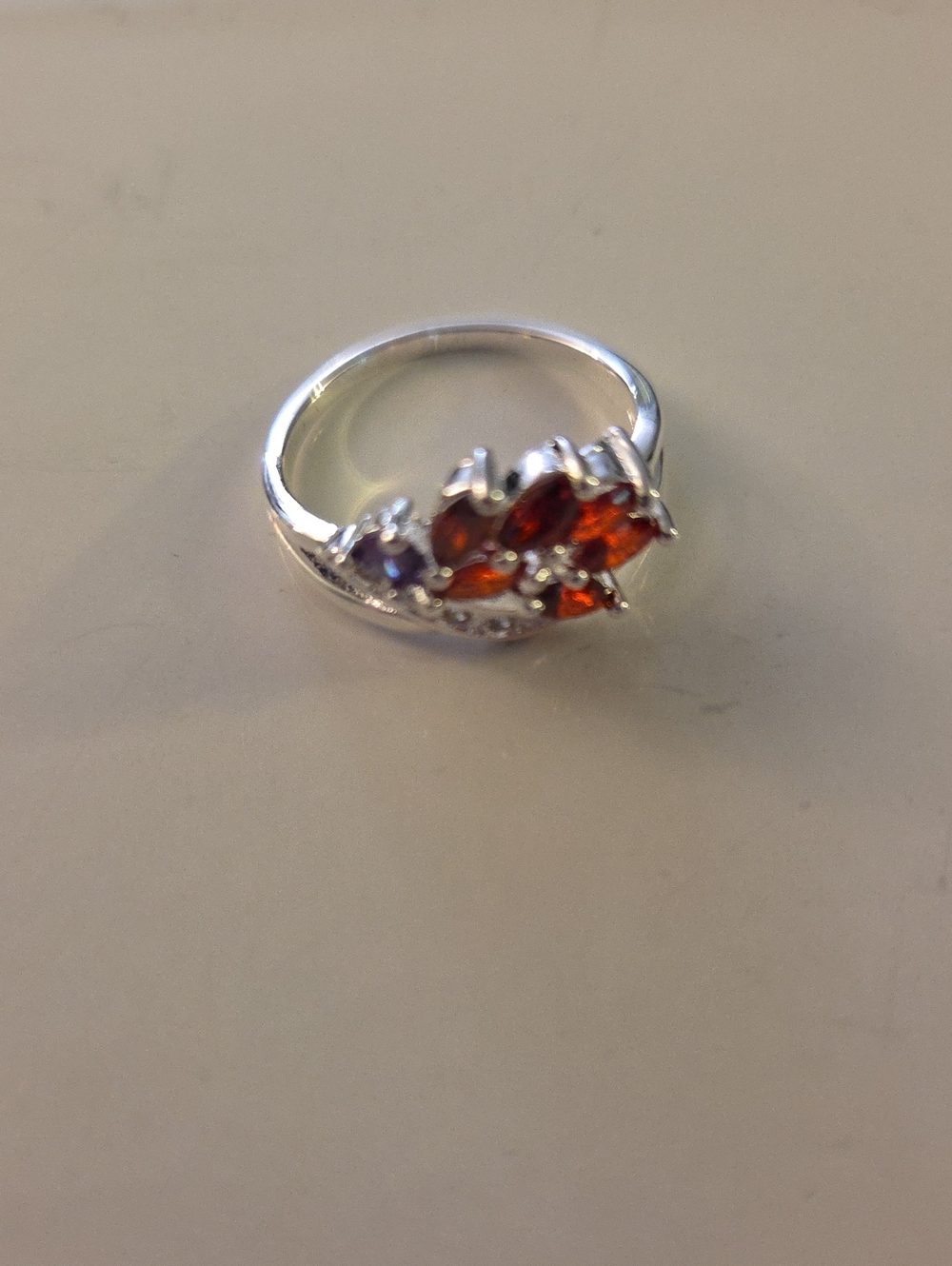NEW - Ring...size 8 - Picture 7 of 7